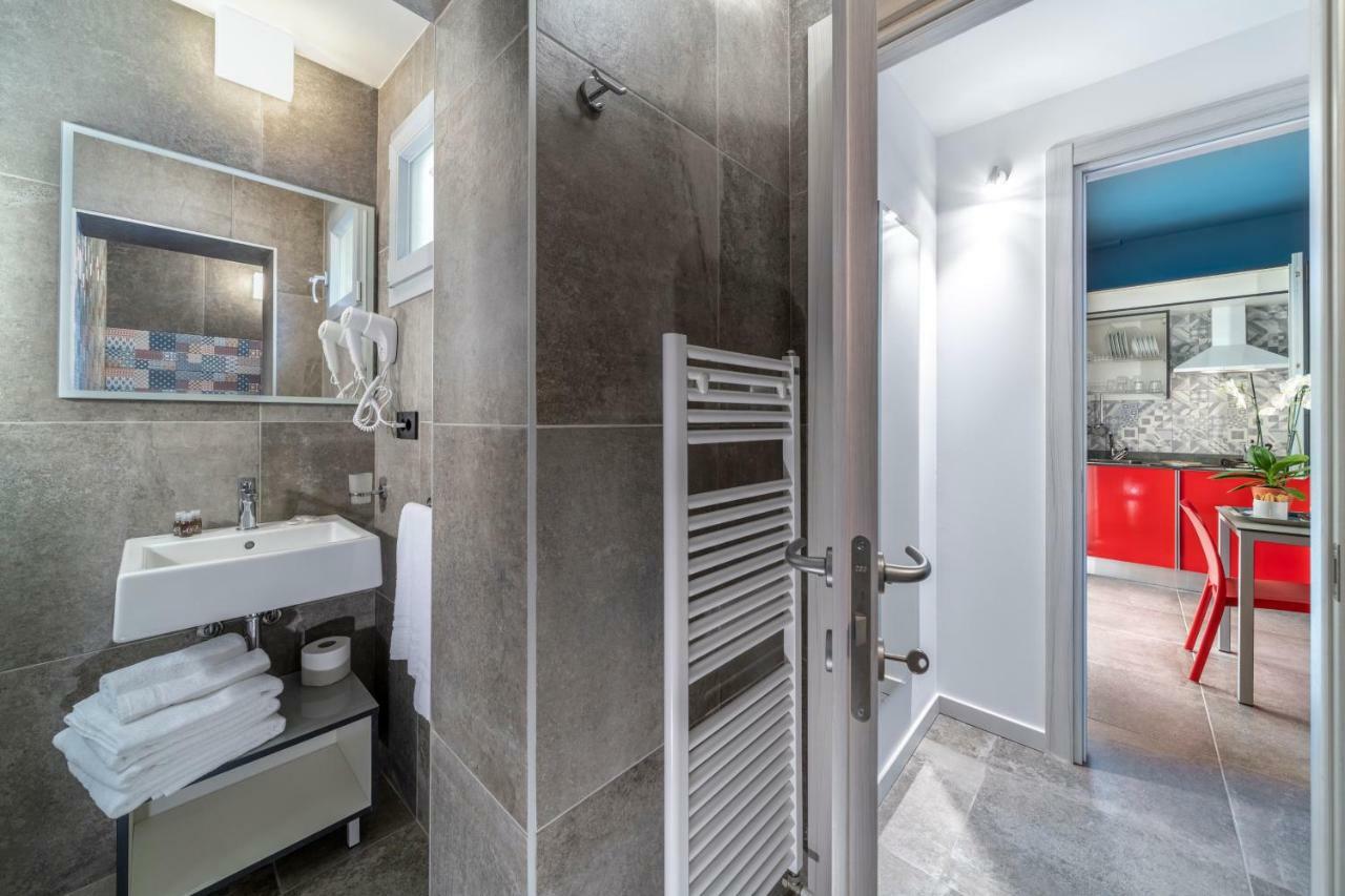 Suite (3 Adults),835503890:JPEG